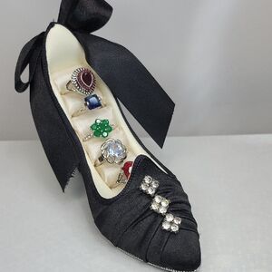 Chic Black Satin Shoe Ring Holder With Sz8 Rings